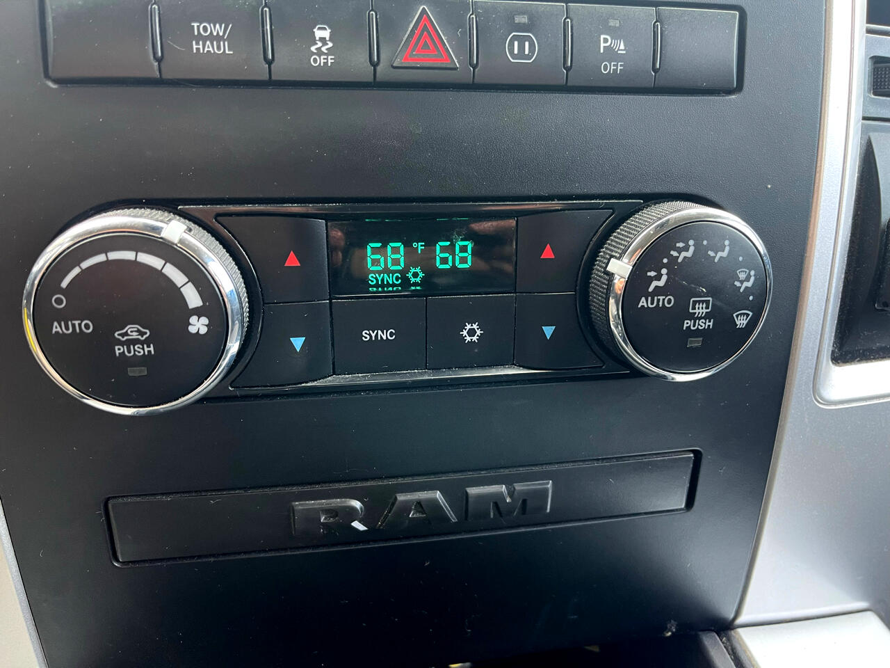 Dodge 1500 Sport Quad Cab 4WD 2012 Dodge 1500 Sport Quad Cab 4WD 2012