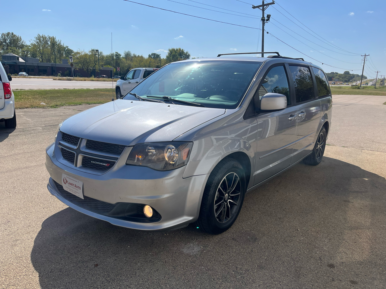 2016 Dodge Grand Caravan R/T photo 3