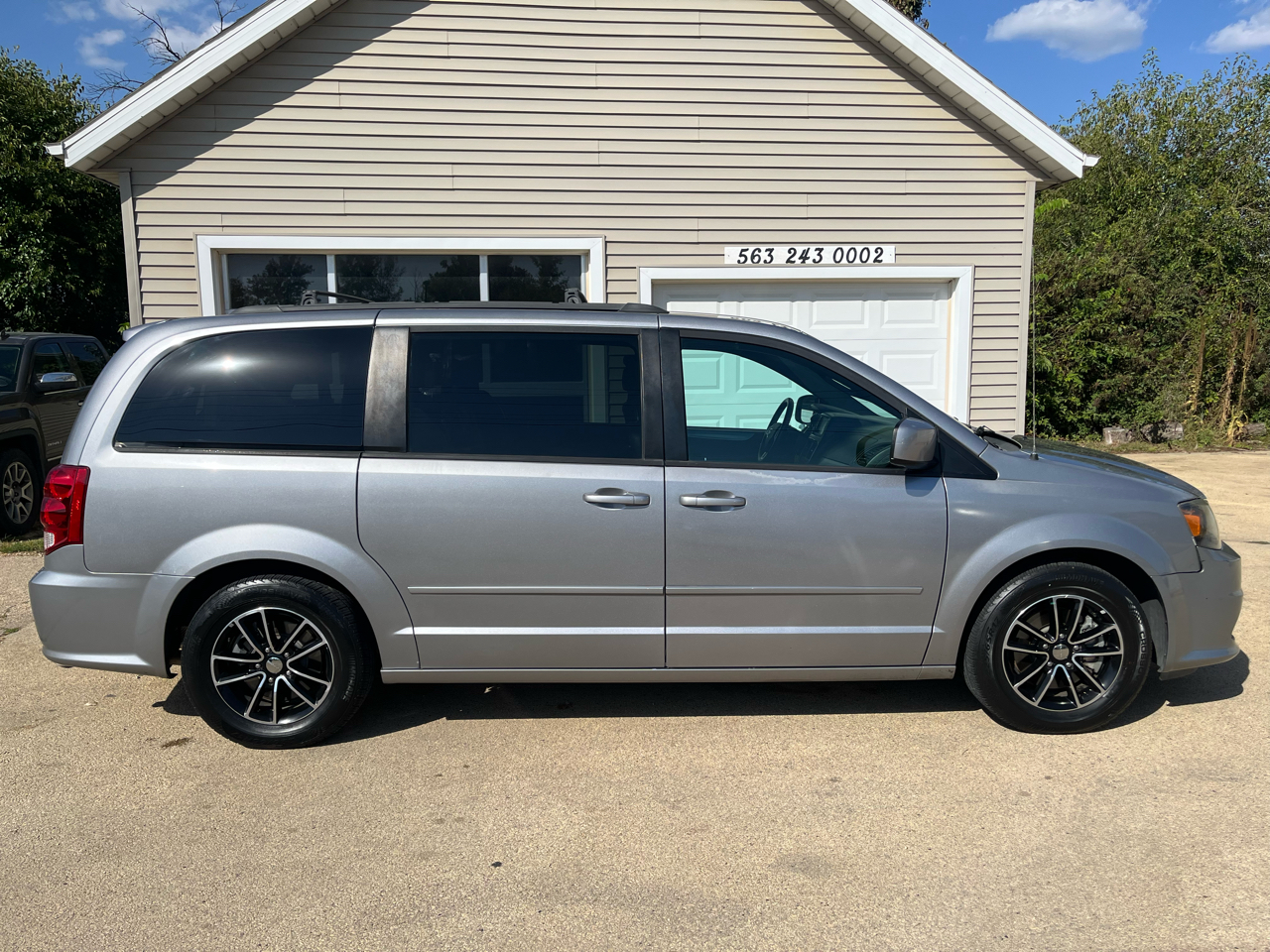 2016 Dodge Grand Caravan R/T photo 8