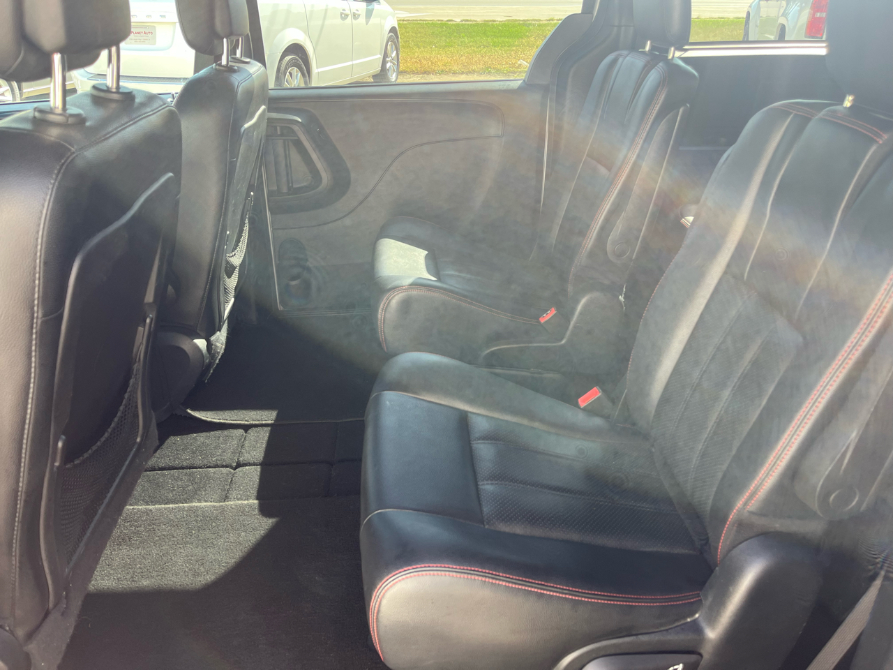 2016 Dodge Grand Caravan R/T photo 12