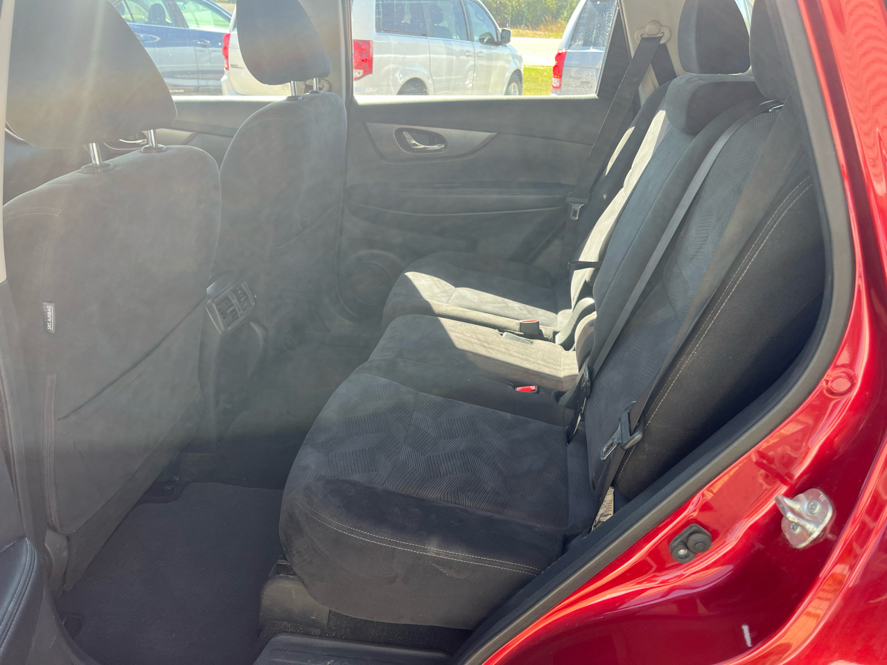 2015 Nissan Rogue S AWD photo 4