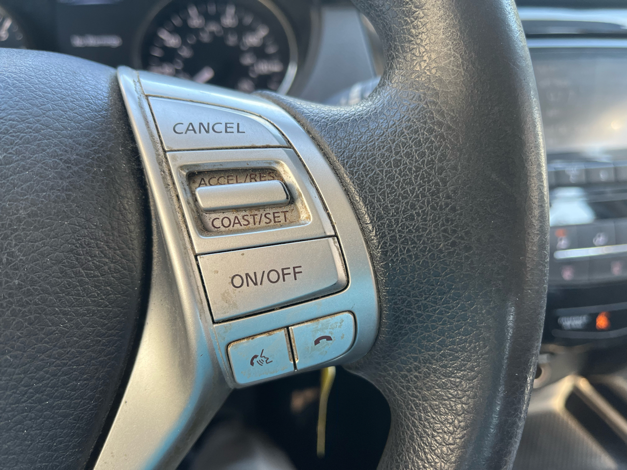 2015 Nissan Rogue S AWD photo 16