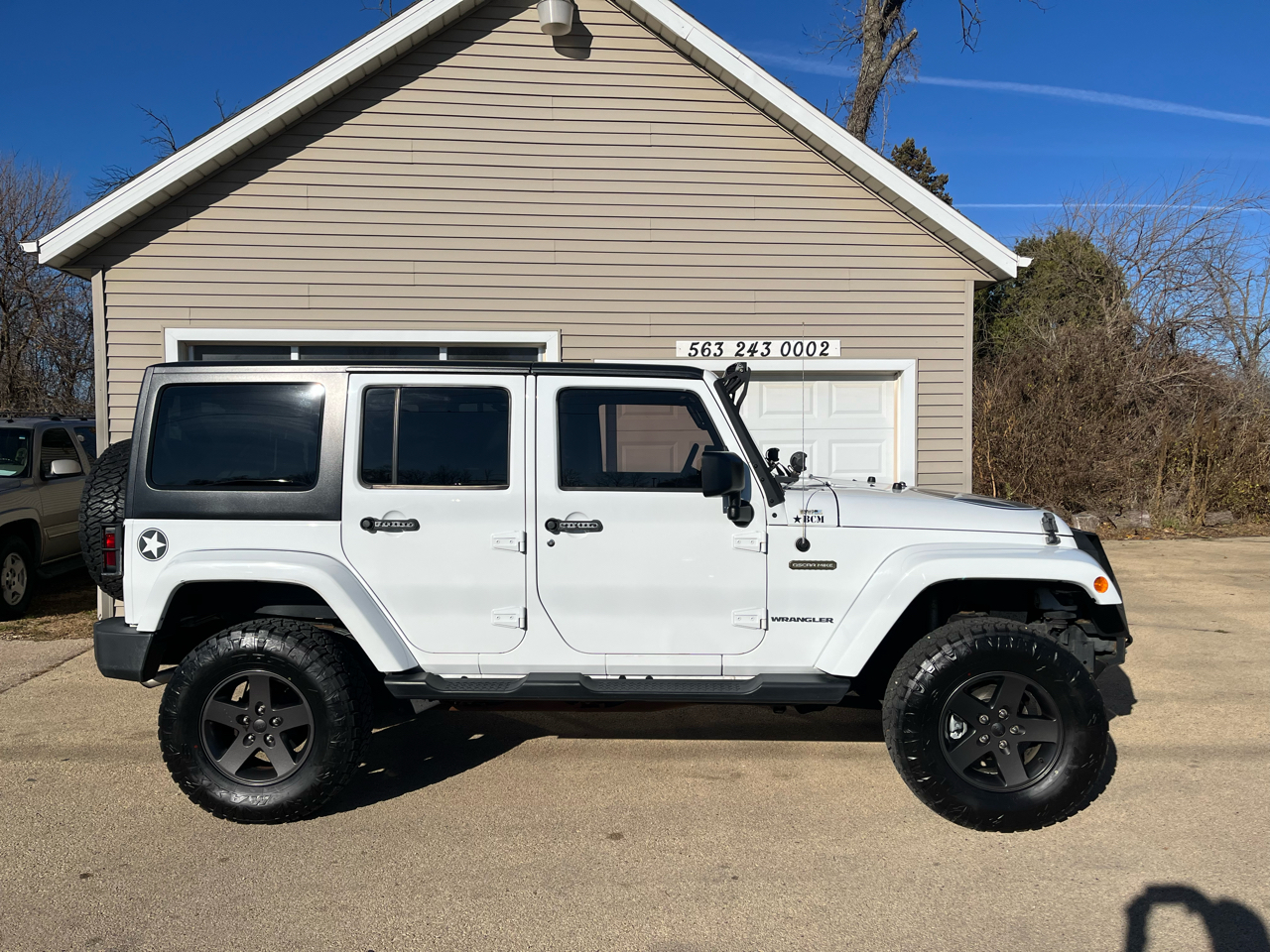 2016 Jeep Wrangler Unlimited Sport photo 2
