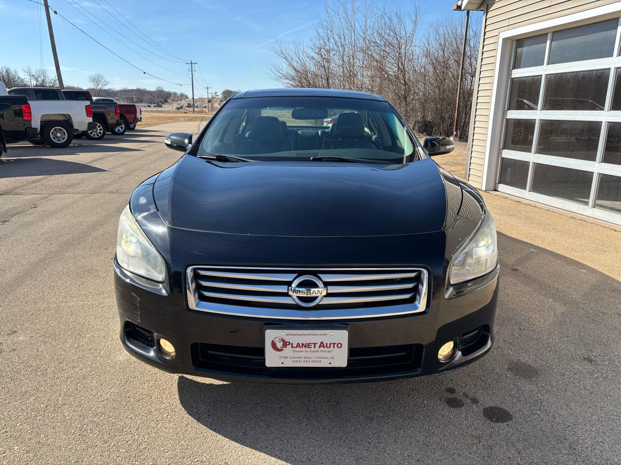 Nissan Maxima S 2012