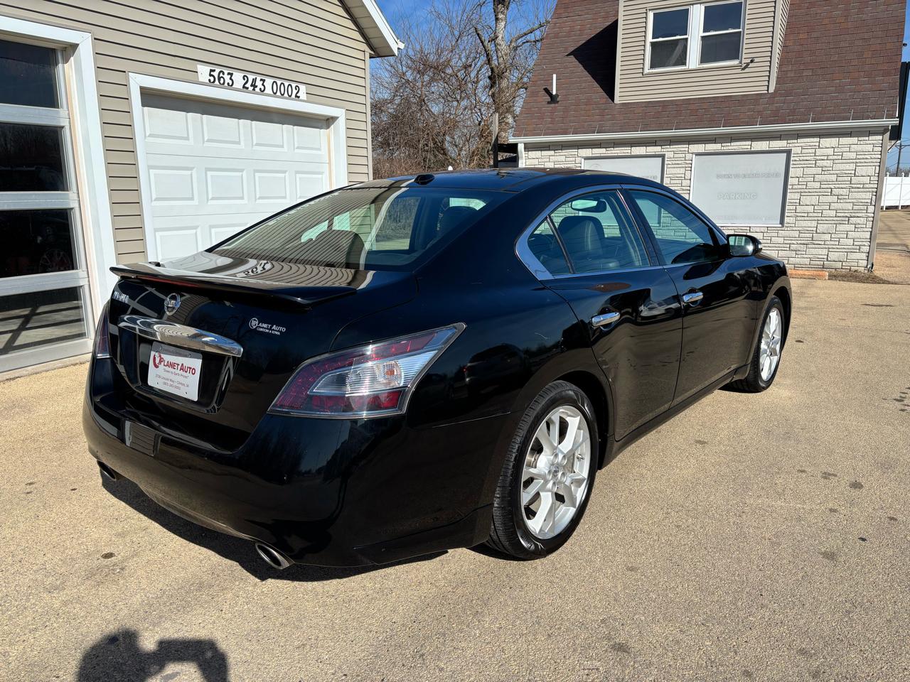 Nissan Maxima S 2012