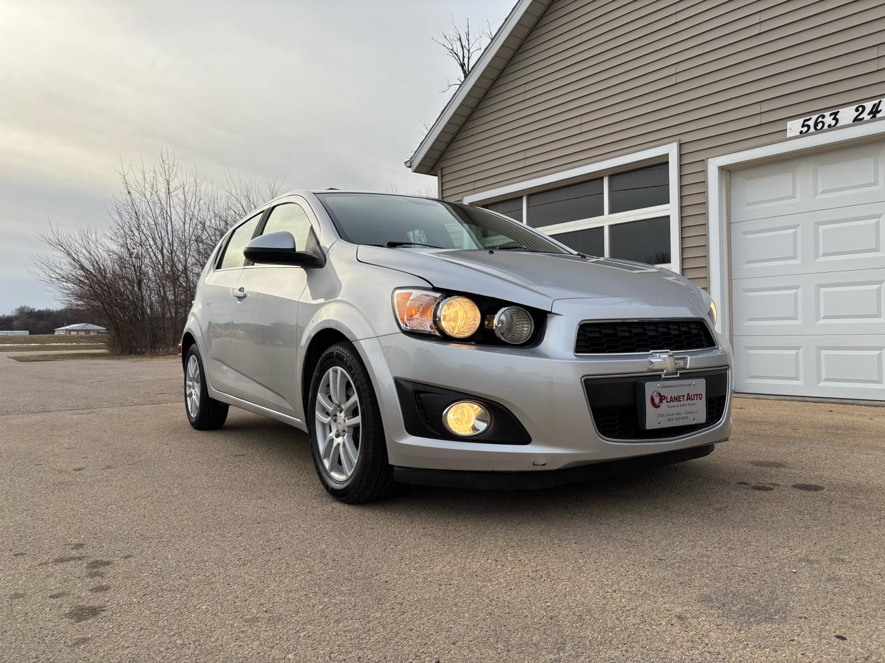 Chevrolet Sonic 2LT 5-Door 2012