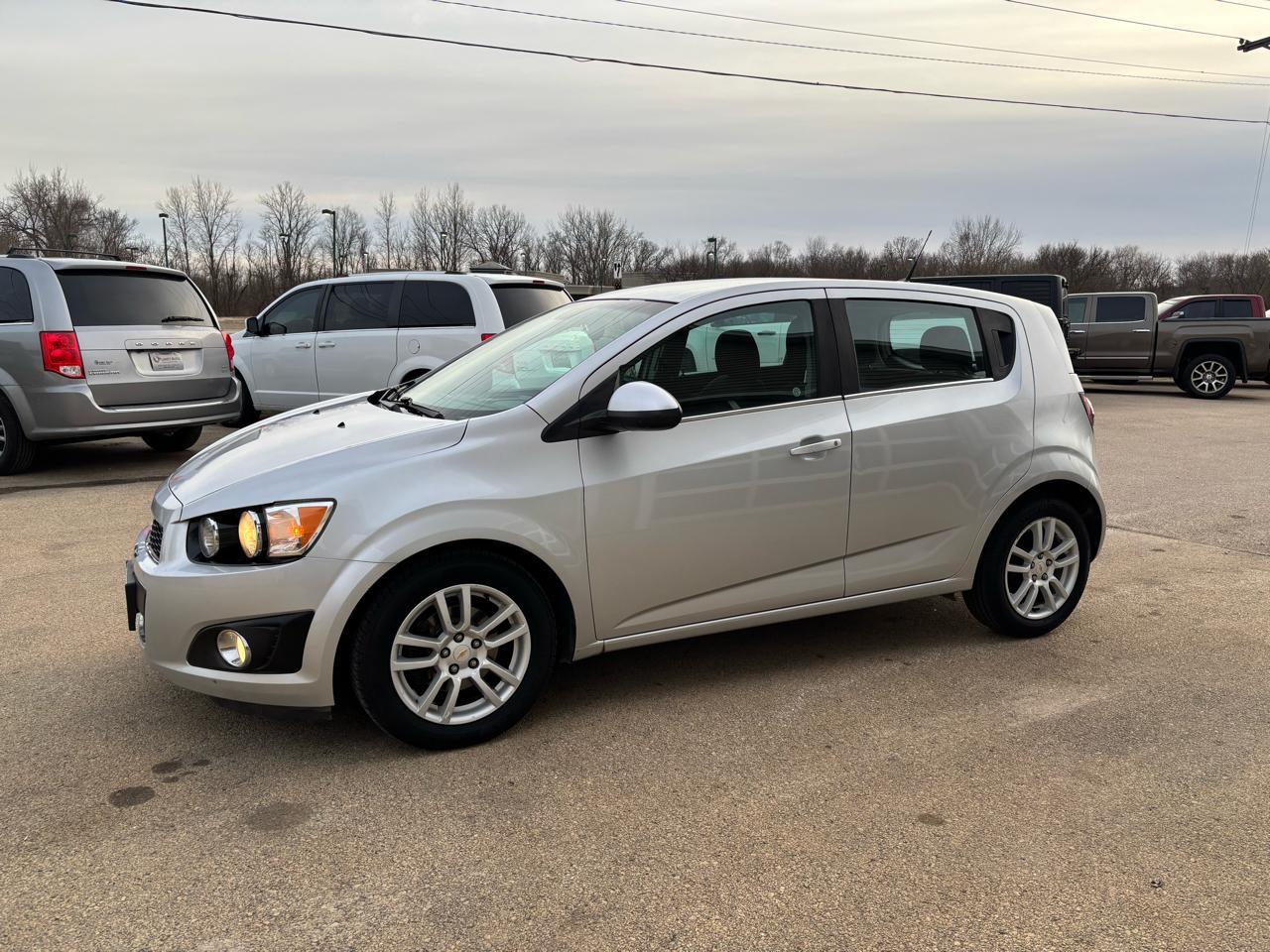 Chevrolet Sonic 2LT 5-Door 2012