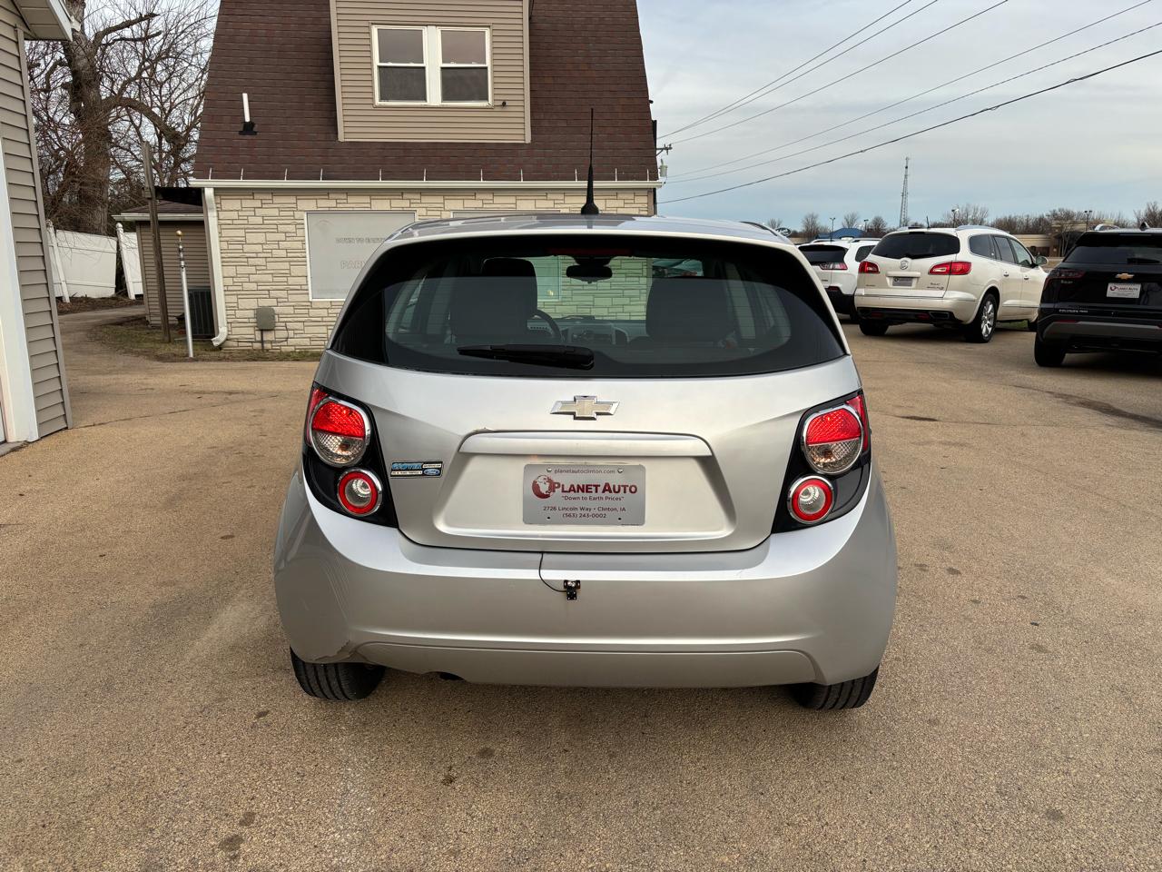 Chevrolet Sonic 2LT 5-Door 2012