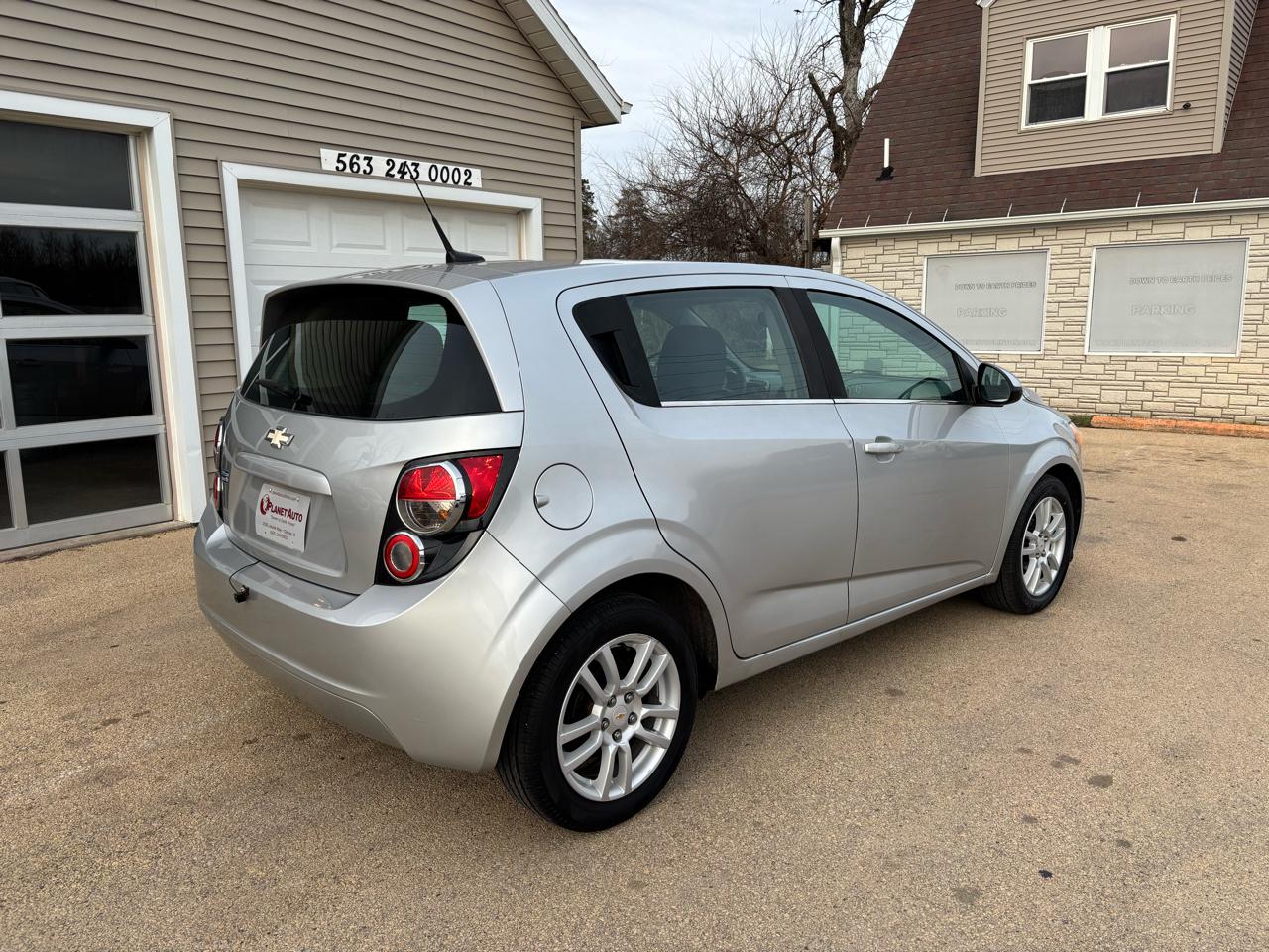 Chevrolet Sonic 2LT 5-Door 2012