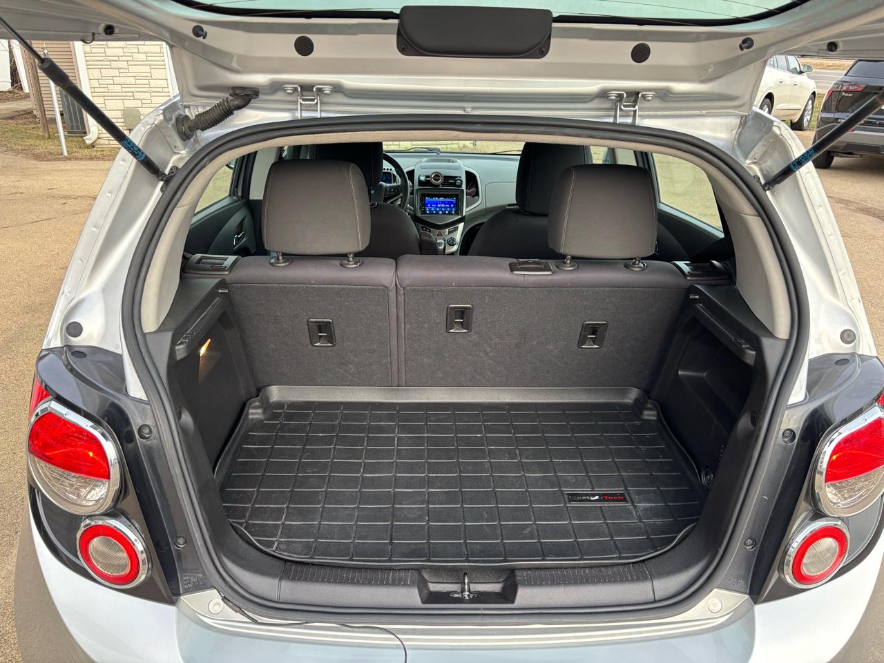 Chevrolet Sonic 2LT 5-Door 2012