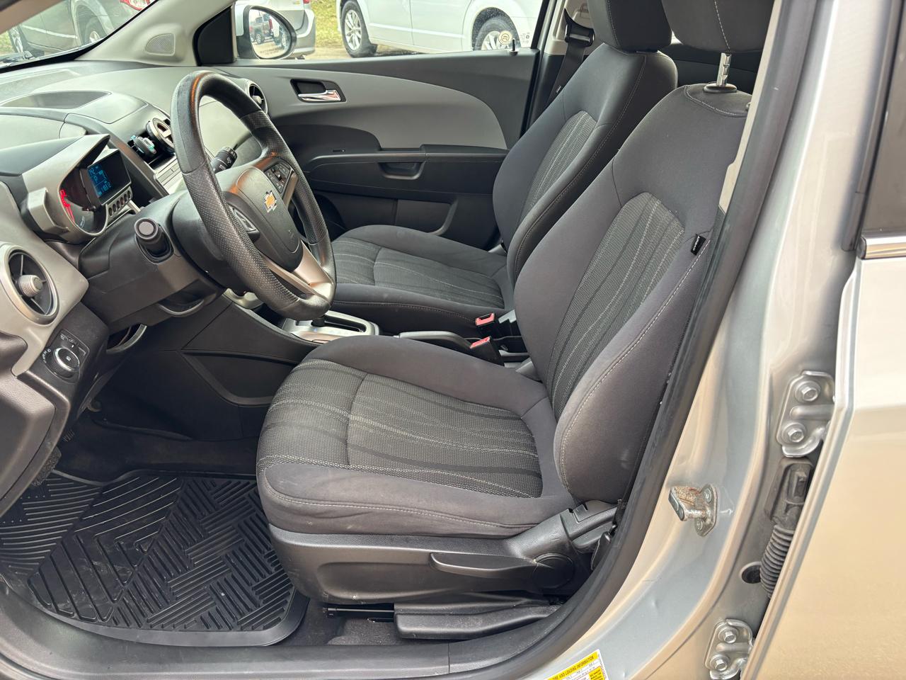 Chevrolet Sonic 2LT 5-Door 2012