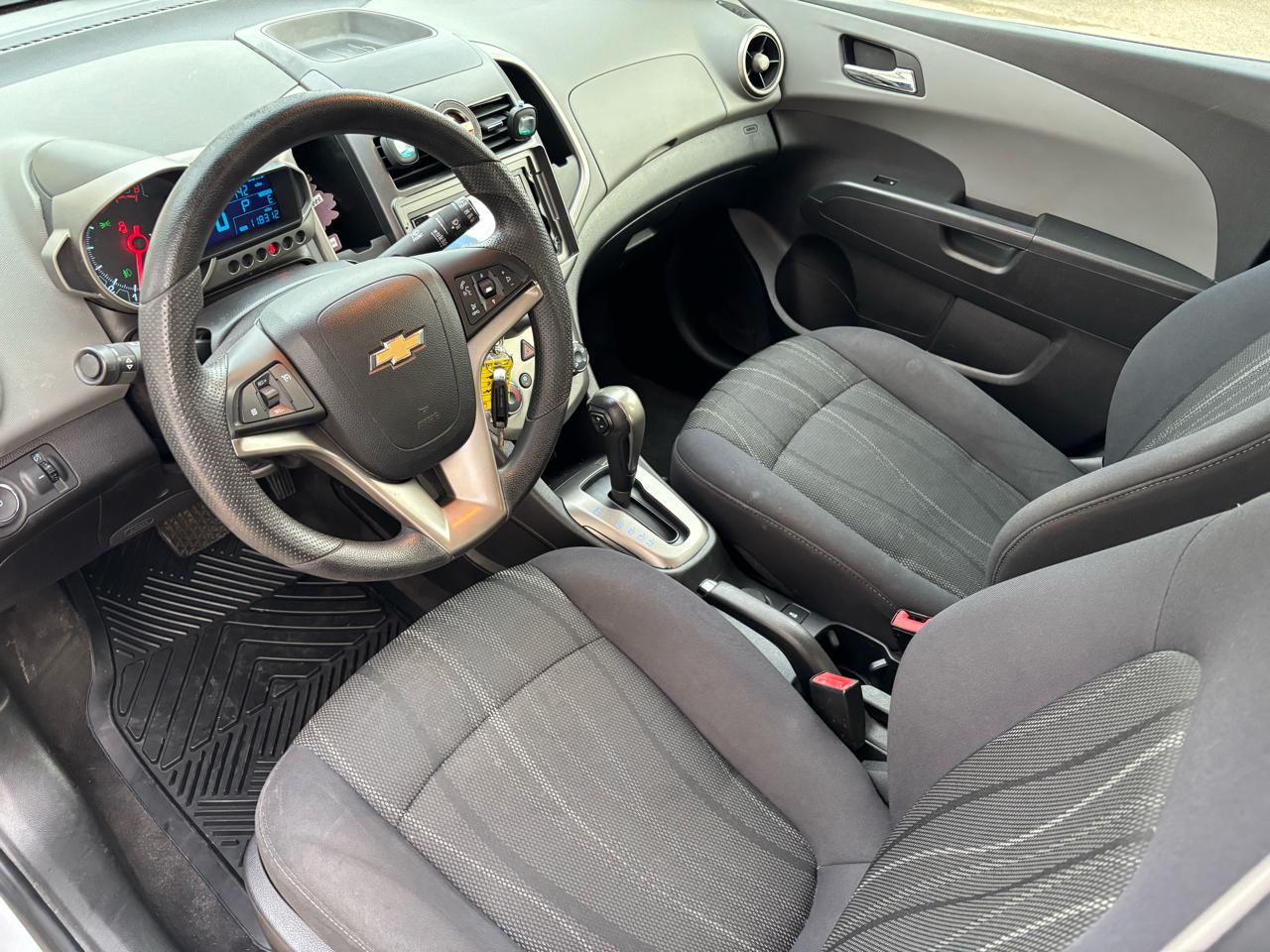 Chevrolet Sonic 2LT 5-Door 2012