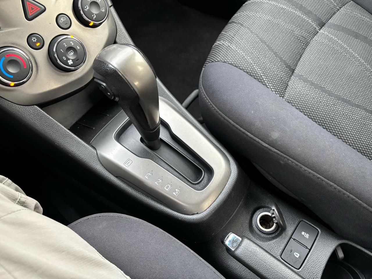 Chevrolet Sonic 2LT 5-Door 2012