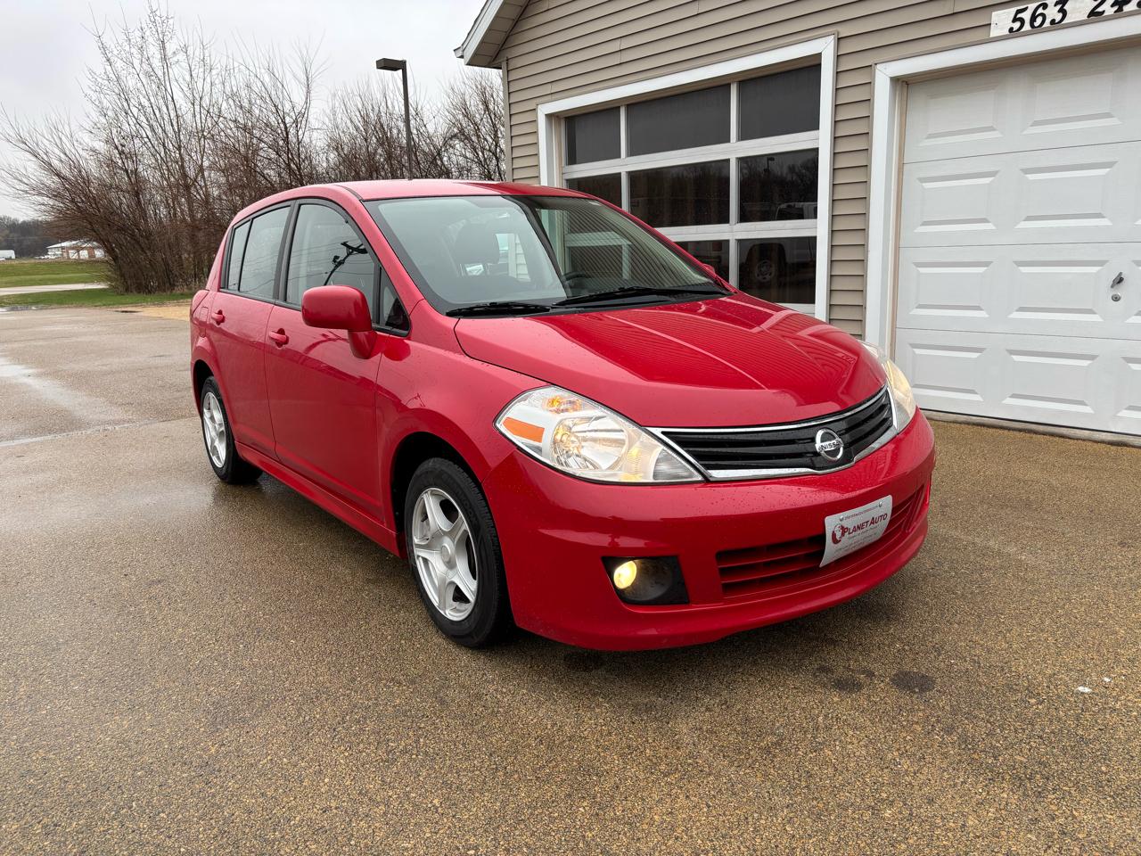 View vehicle photo 3