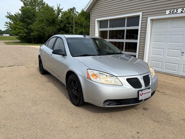 Silver 2009 Pontiac G6 SE I4 Sedan Sedan Automatic