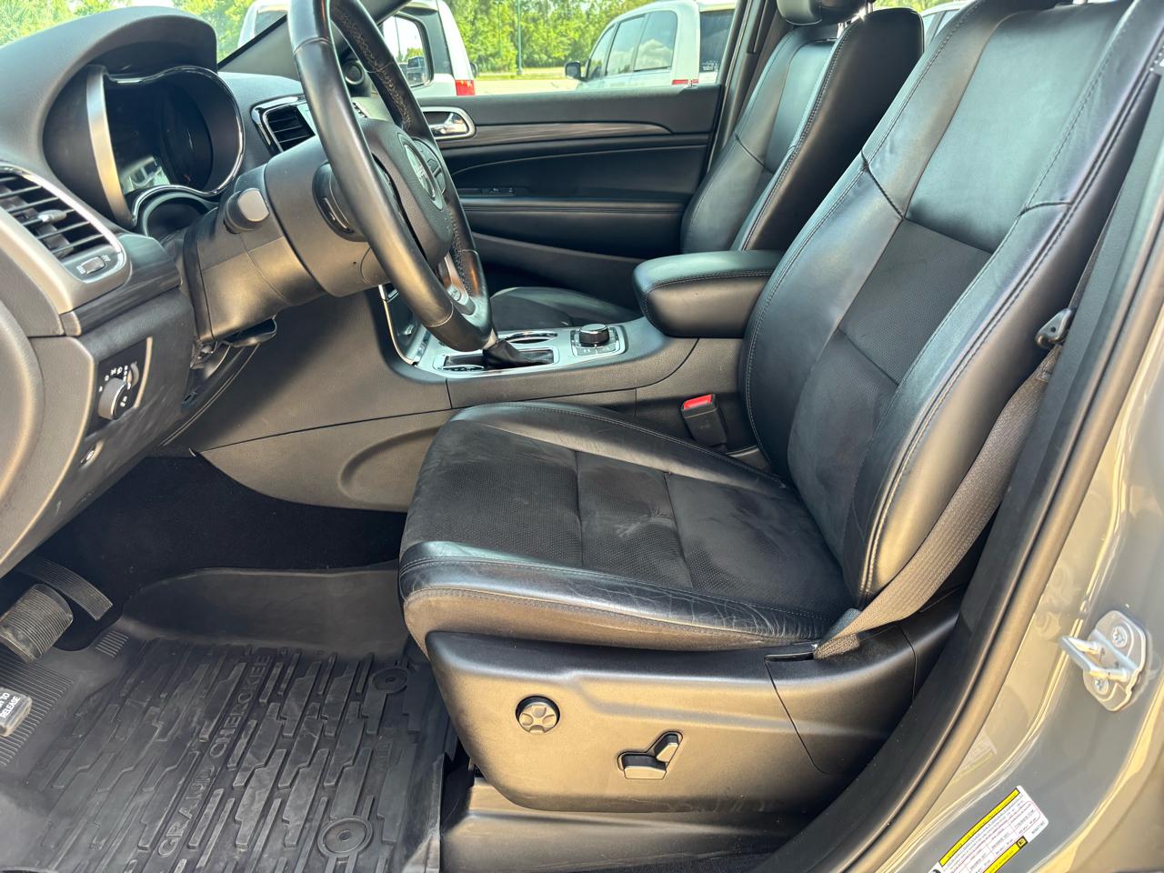 Jeep Grand Cherokee Laredo 4WD 2019