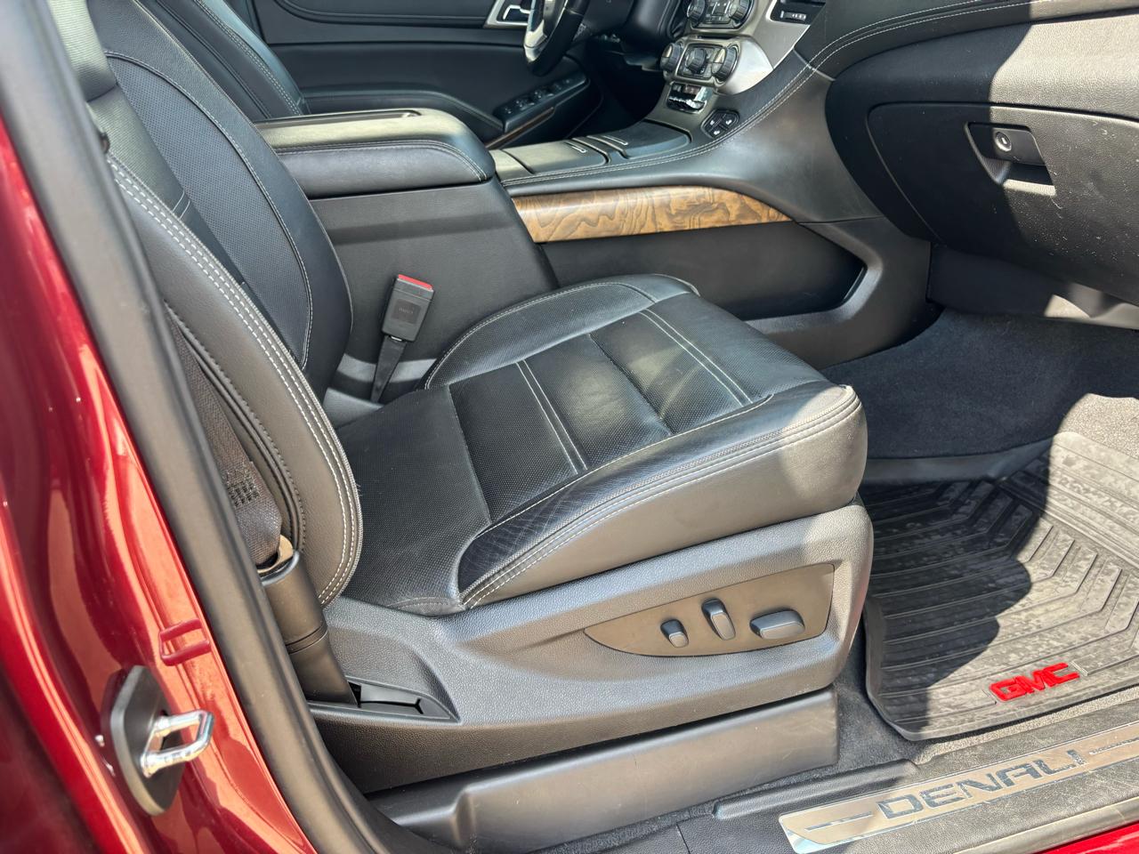 GMC Yukon Denali 4WD 2019