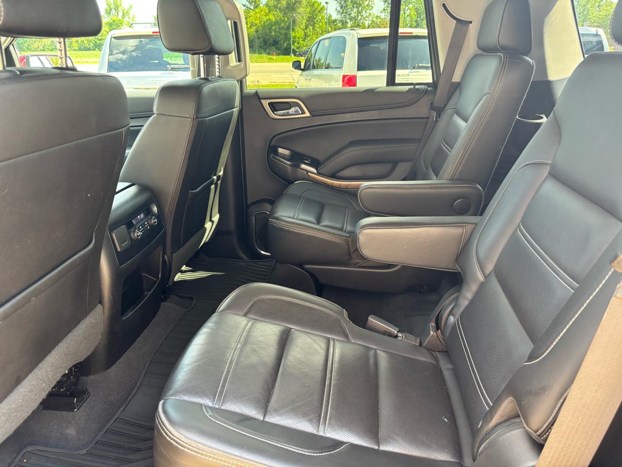 GMC Yukon Denali 4WD 2019