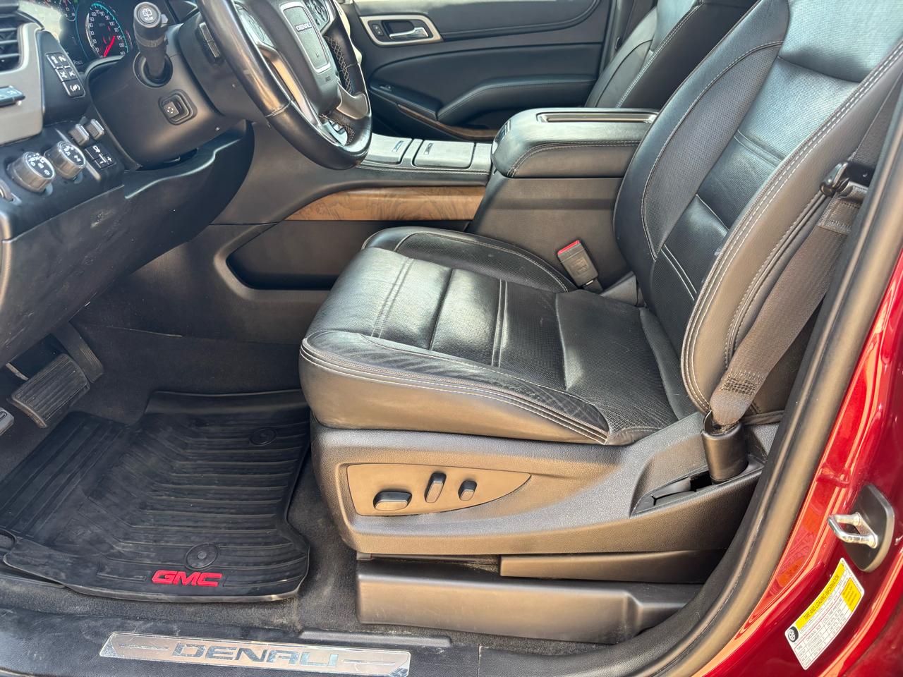 GMC Yukon Denali 4WD 2019