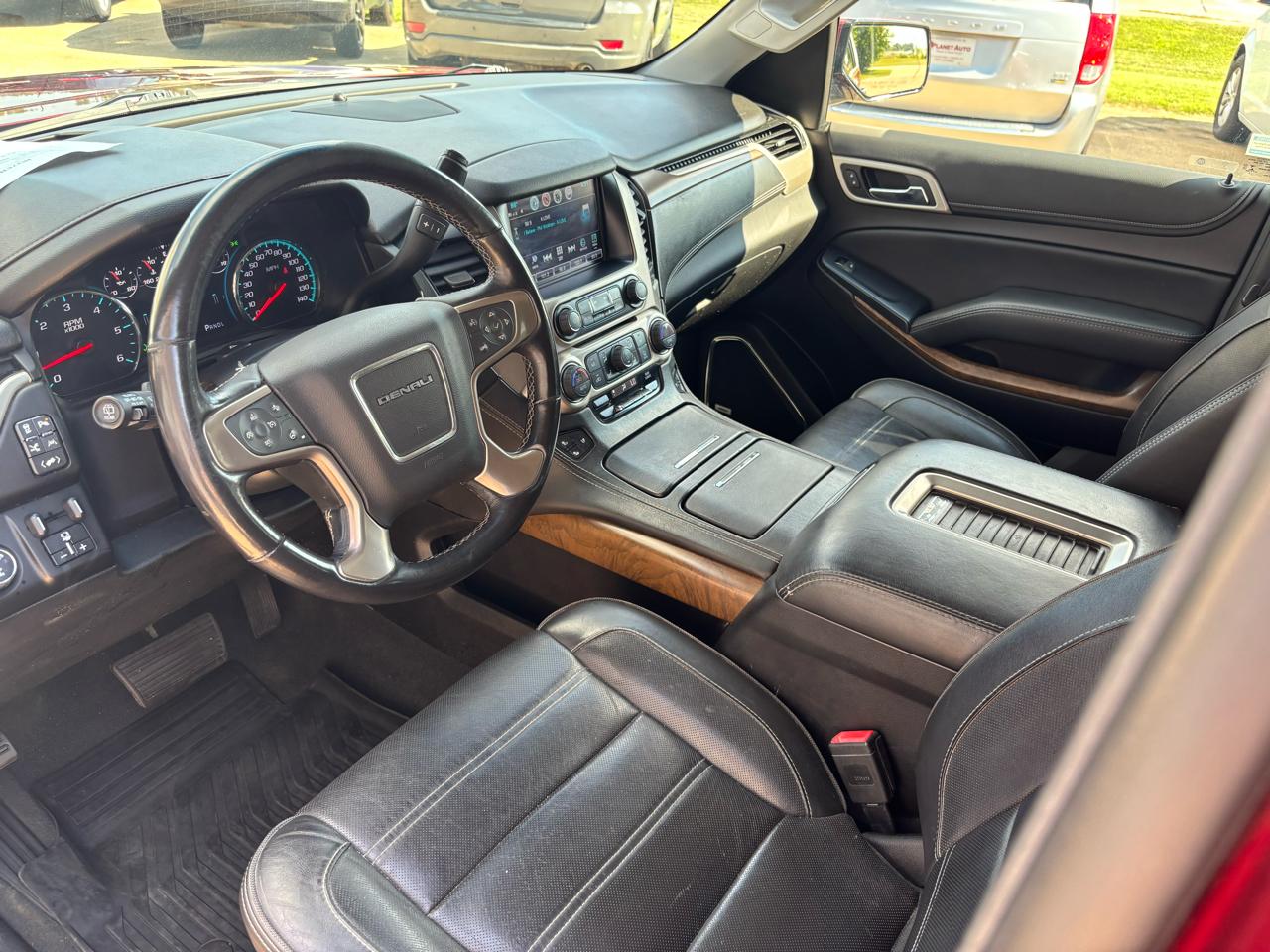 GMC Yukon Denali 4WD 2019