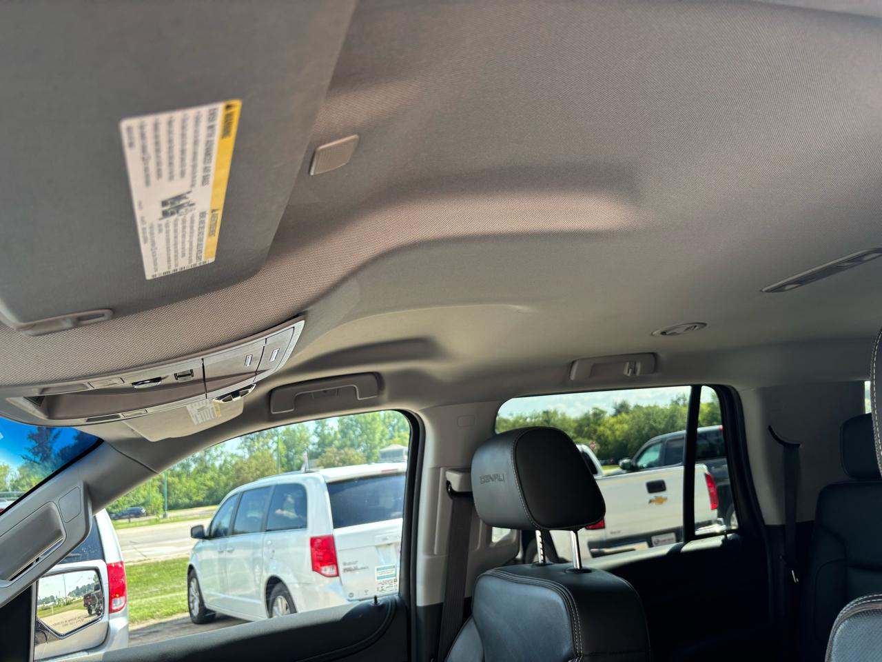 GMC Yukon Denali 4WD 2019