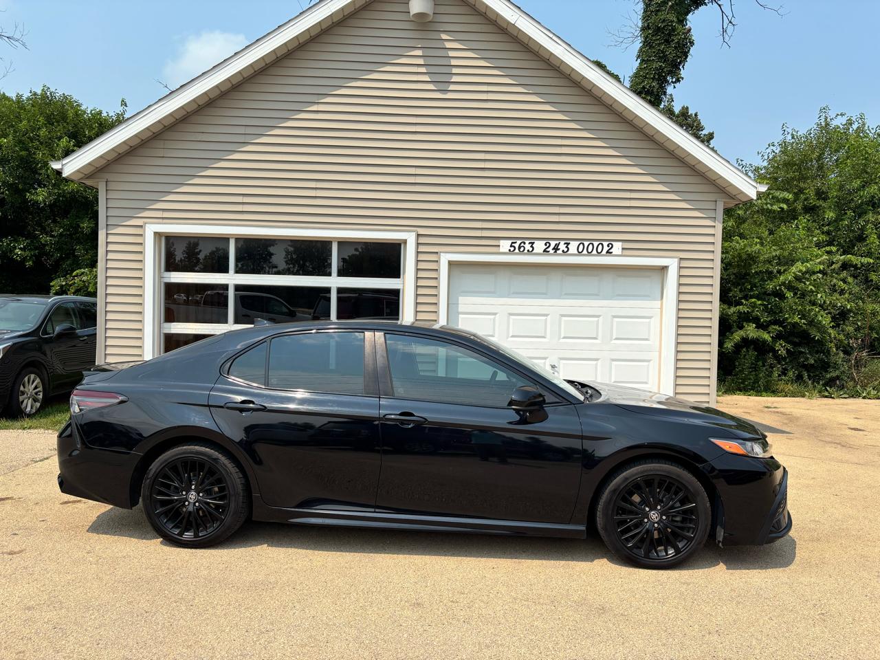 Toyota Camry SE Nightshade Edition AWD 2021