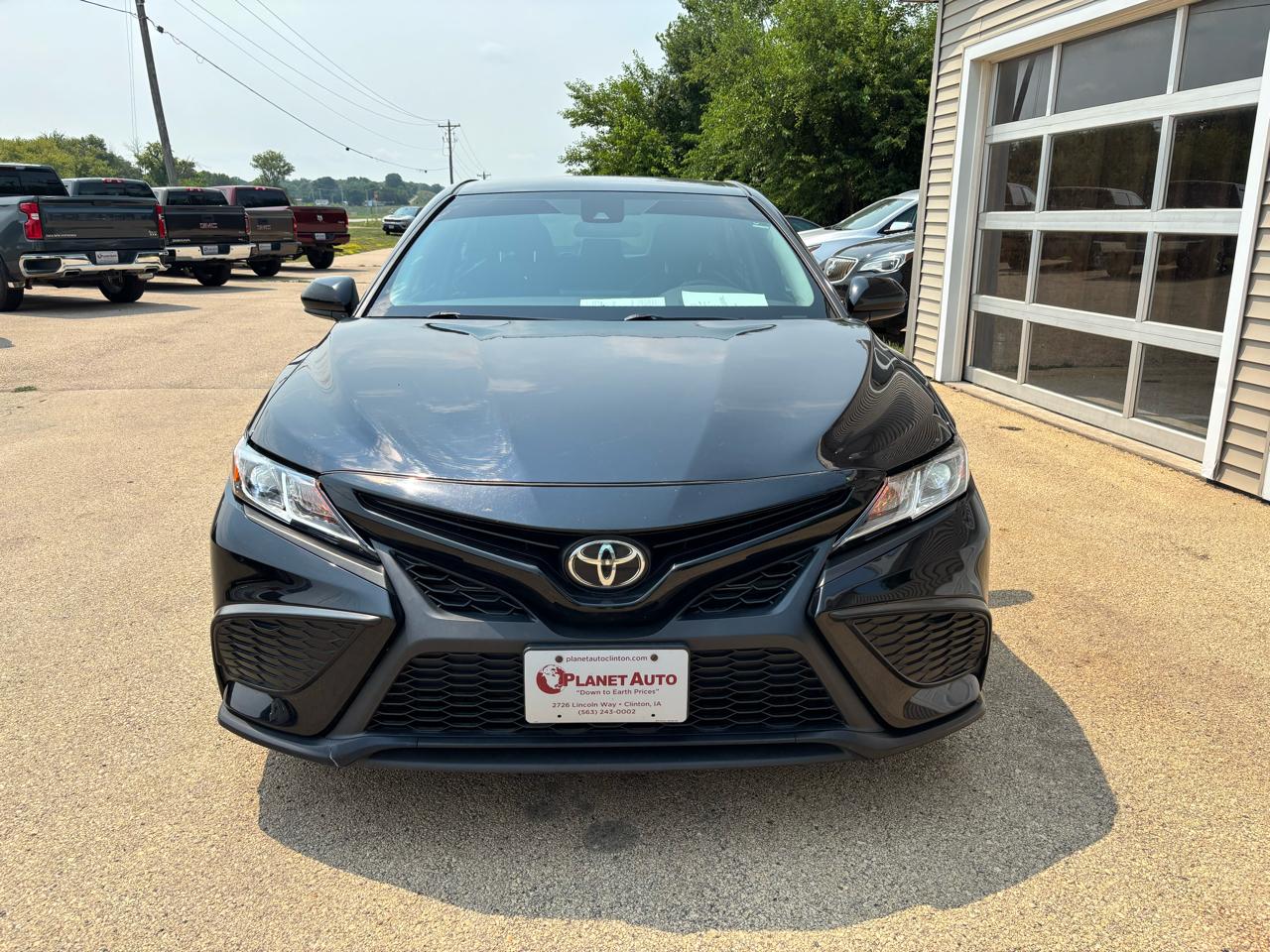 Toyota Camry SE Nightshade Edition AWD 2021