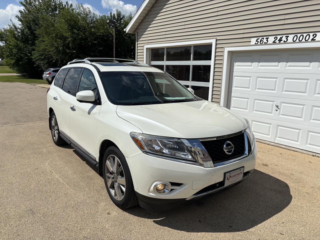 Nissan Pathfinder LE Platinum Edition 4WD 2016