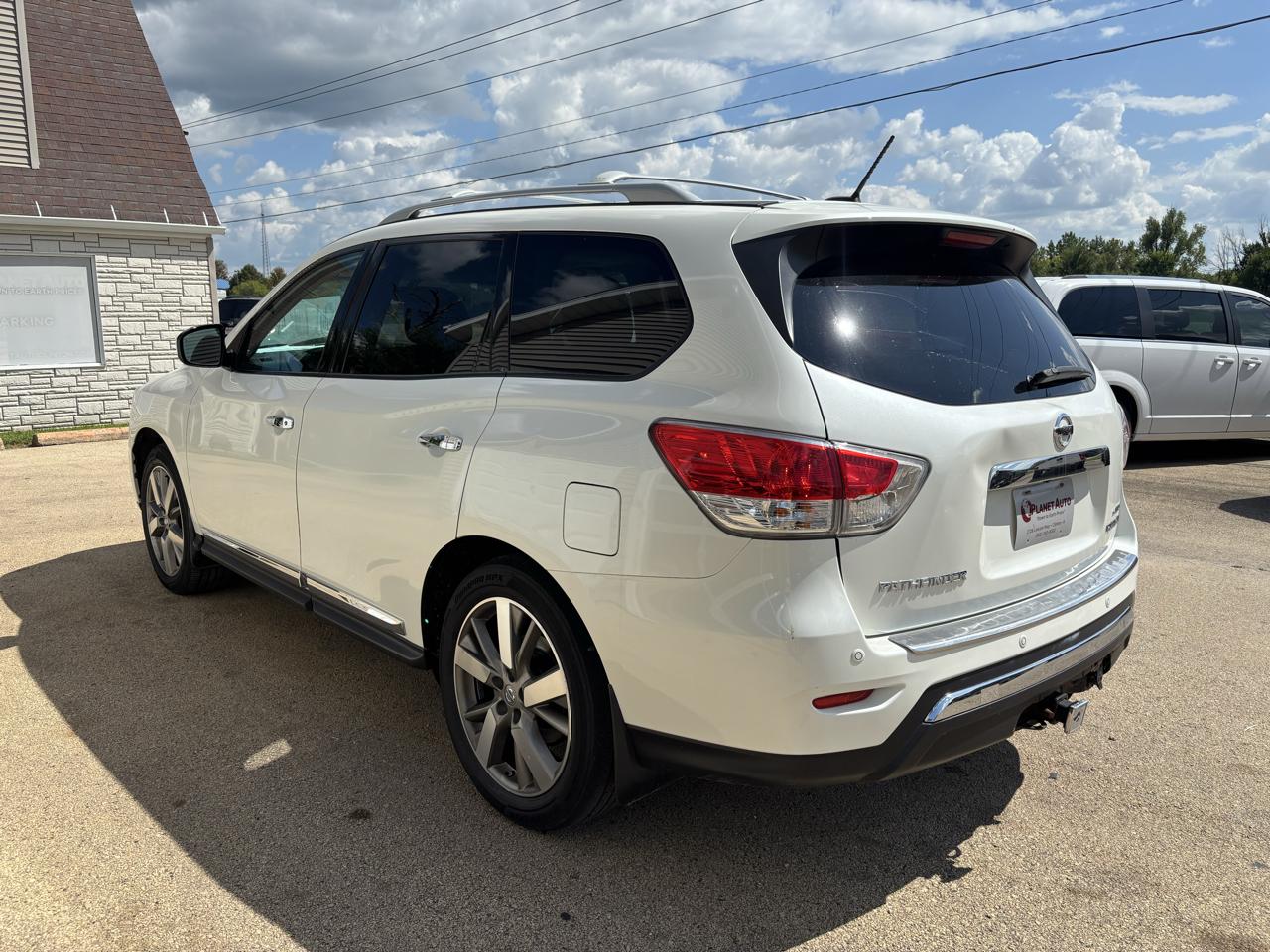 Nissan Pathfinder LE Platinum Edition 4WD 2016