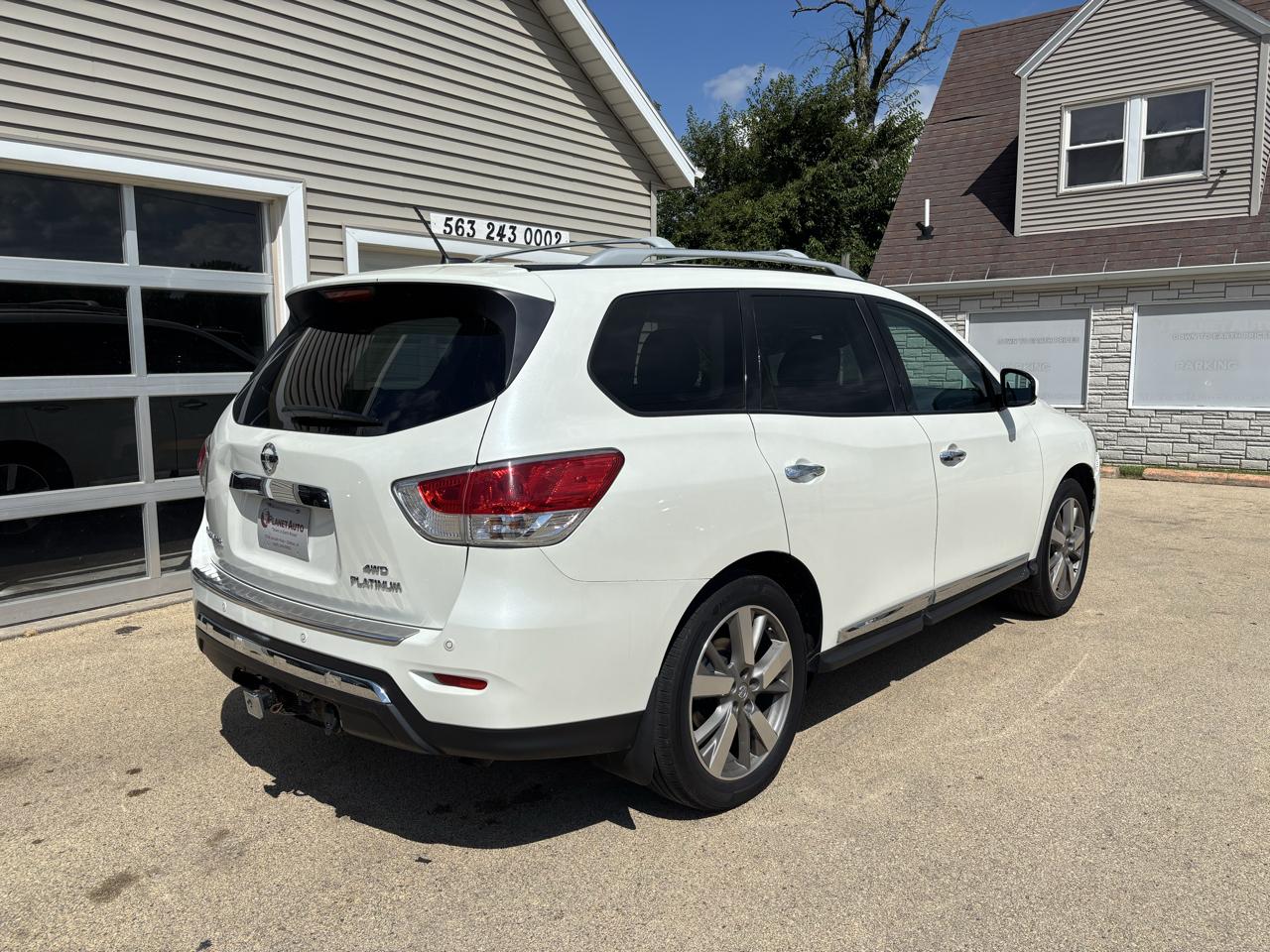 Nissan Pathfinder LE Platinum Edition 4WD 2016