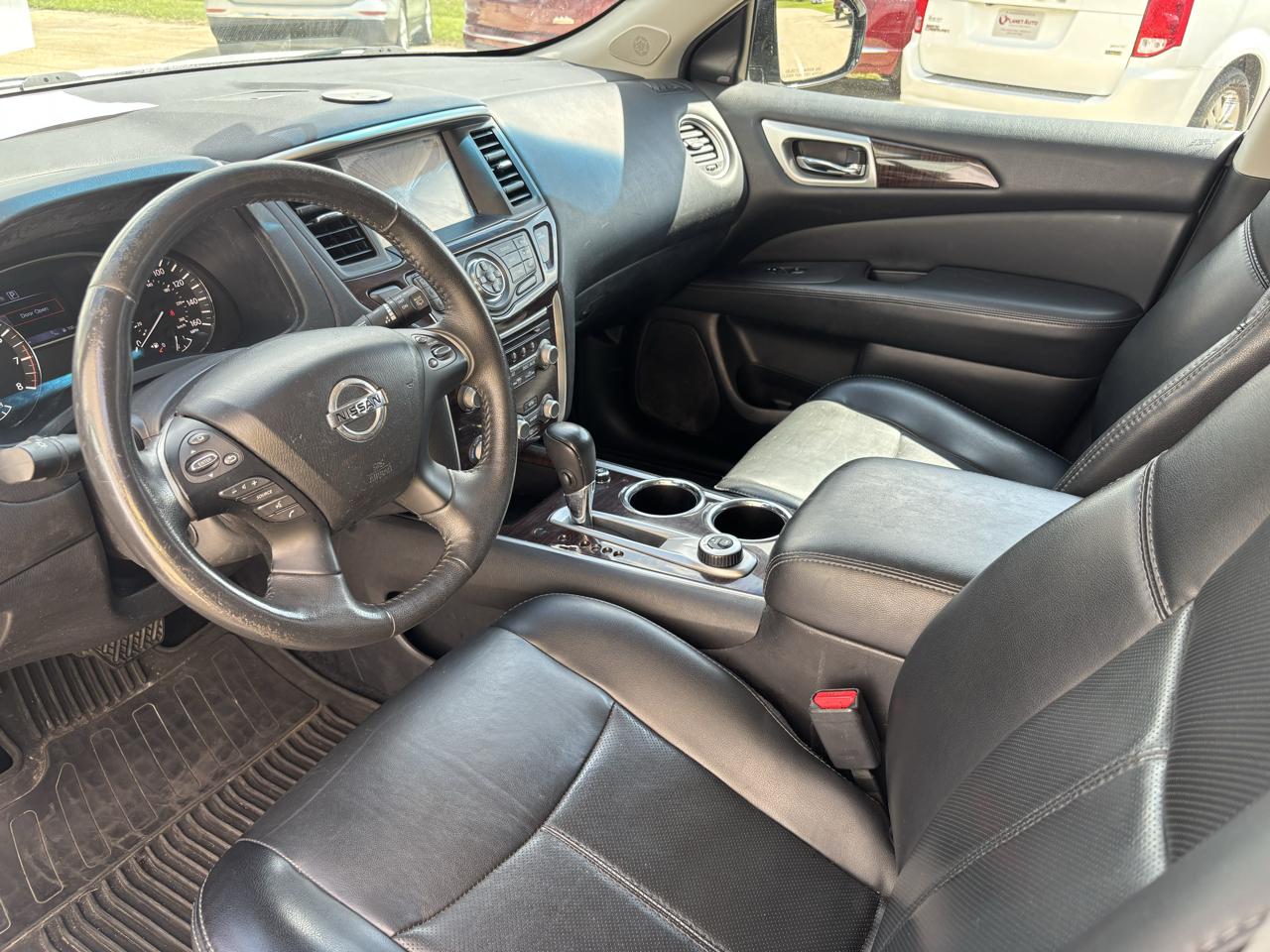Nissan Pathfinder LE Platinum Edition 4WD 2016