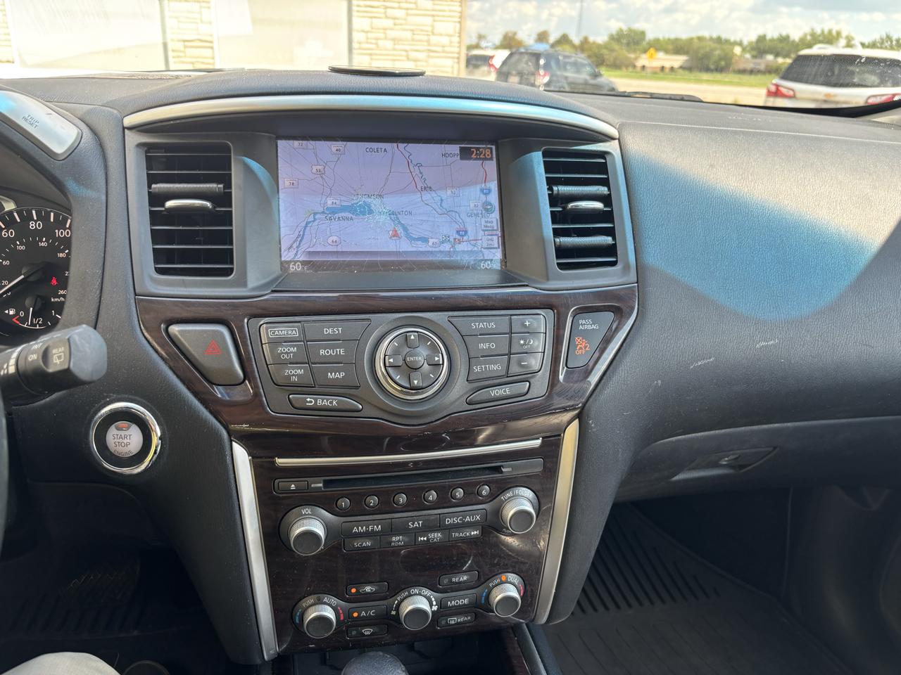 Nissan Pathfinder LE Platinum Edition 4WD 2016