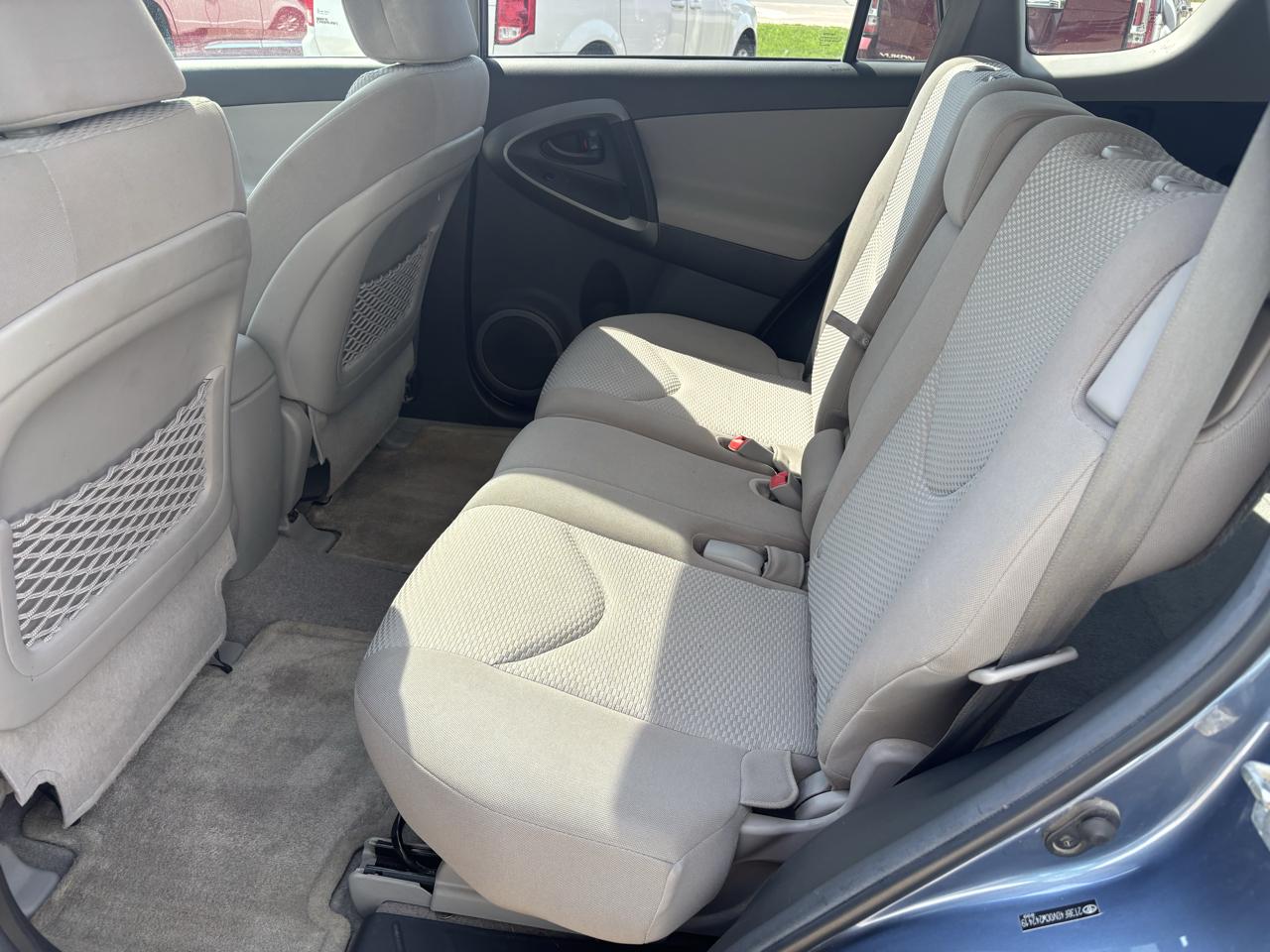 Toyota RAV4 4dr Sport 4-cyl 4WD (Natl) 2012