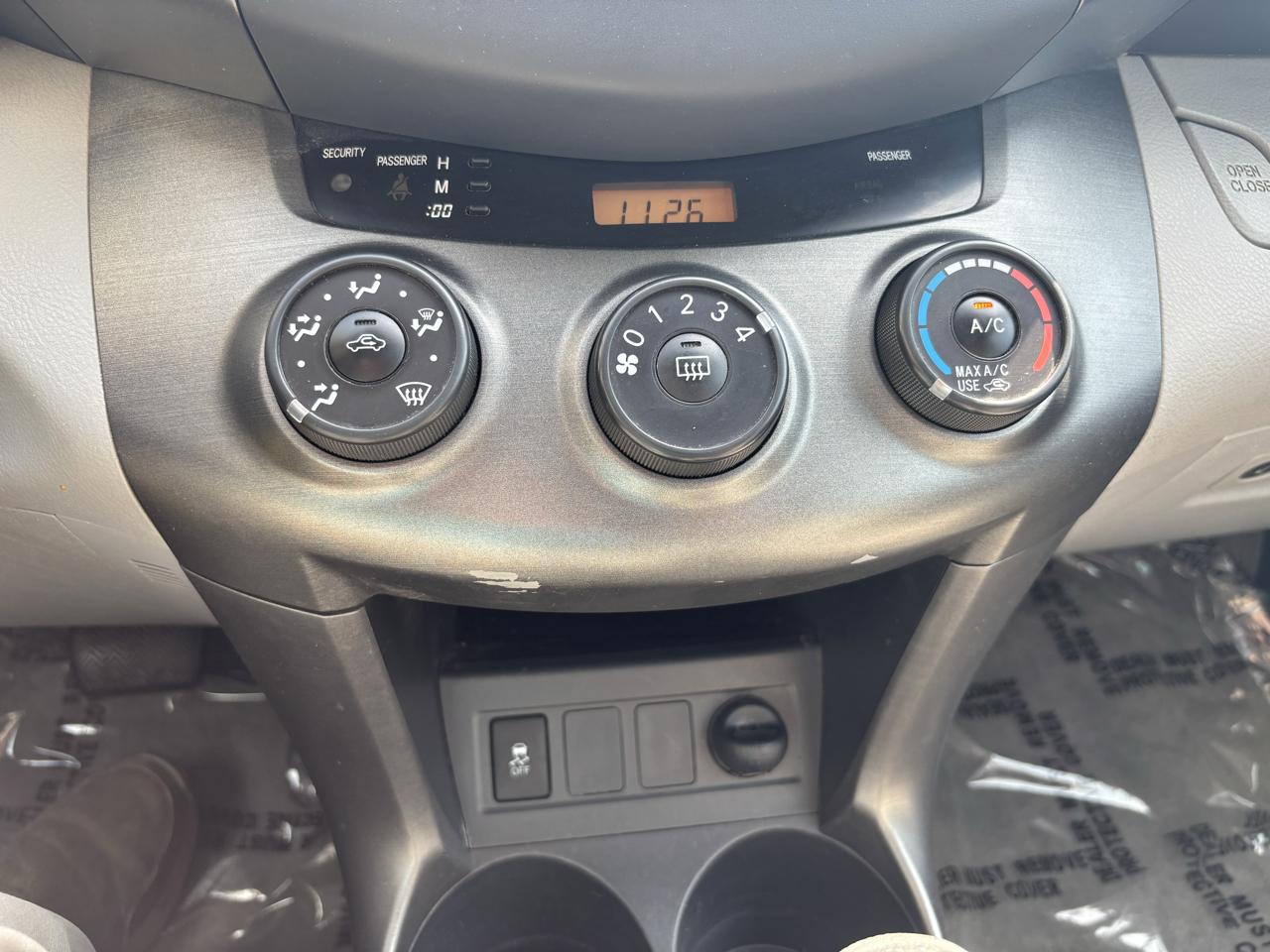 Toyota RAV4 4dr Sport 4-cyl 4WD (Natl) 2012