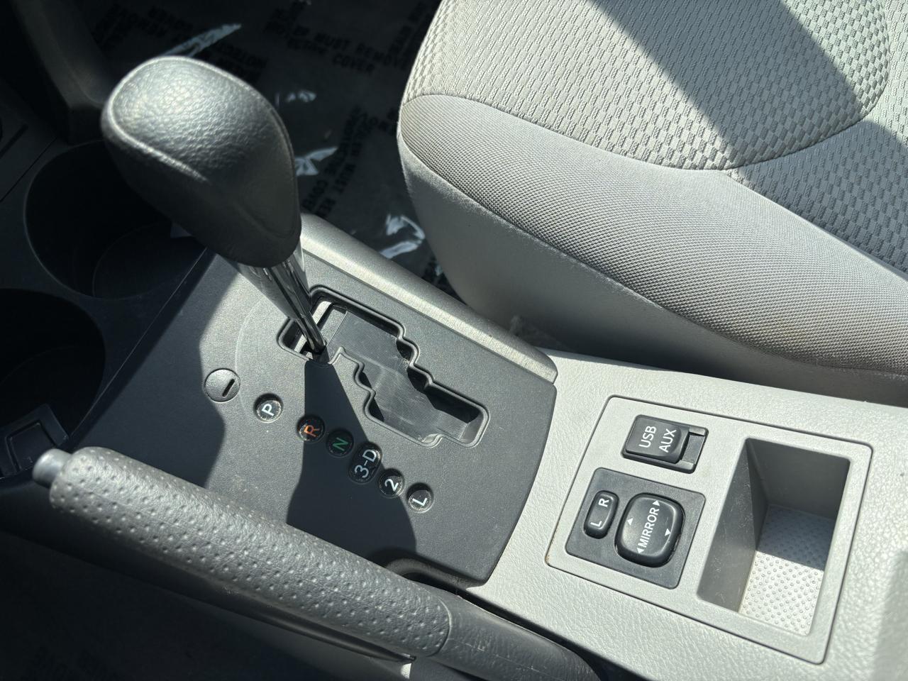 Toyota RAV4 4dr Sport 4-cyl 4WD (Natl) 2012