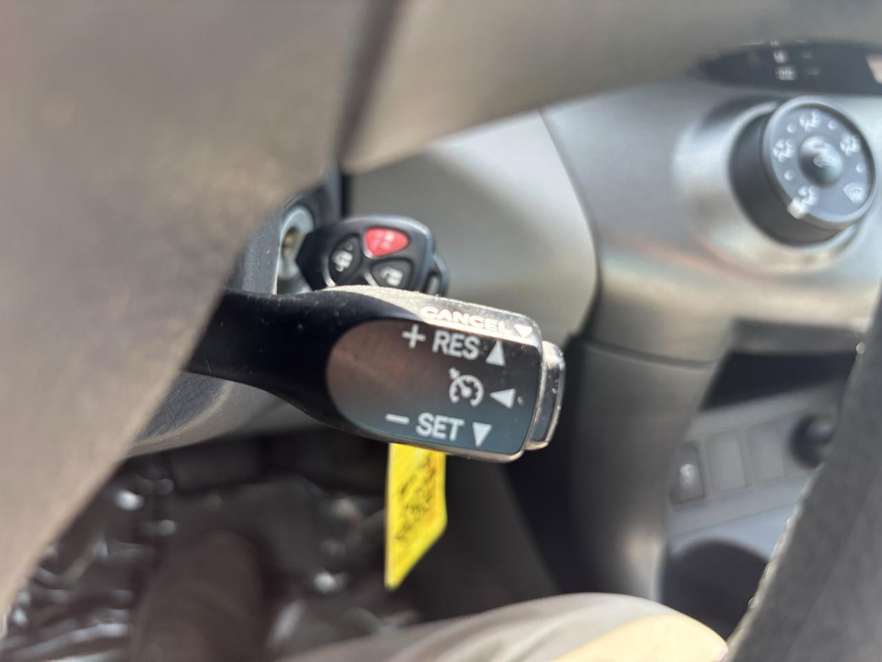 Toyota RAV4 4dr Sport 4-cyl 4WD (Natl) 2012