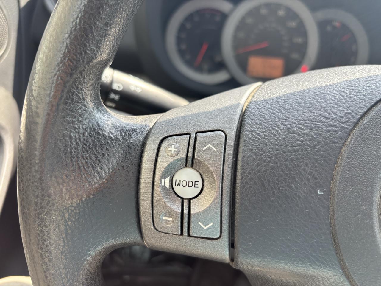 Toyota RAV4 4dr Sport 4-cyl 4WD (Natl) 2012