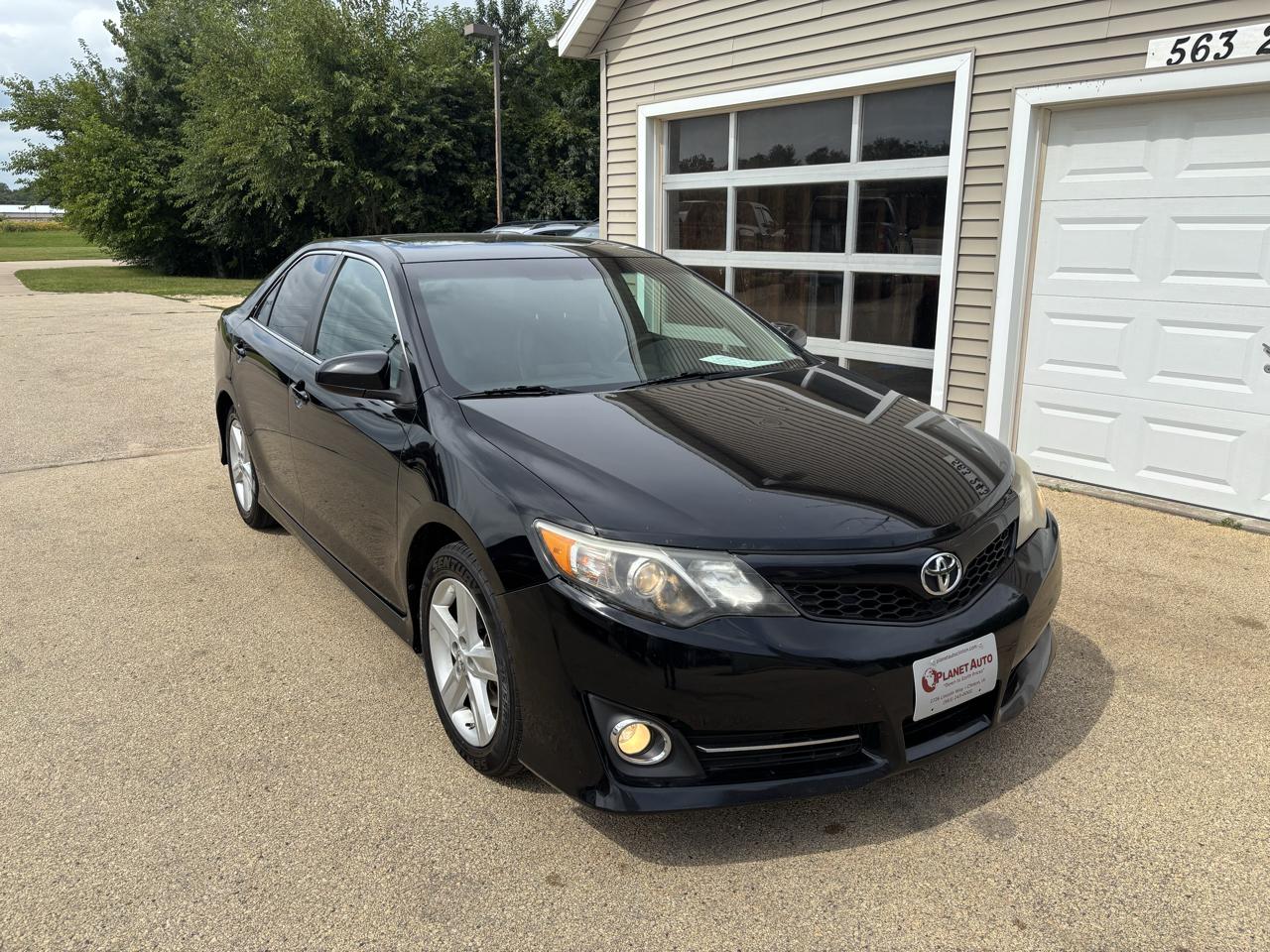 Toyota Camry SE 2012