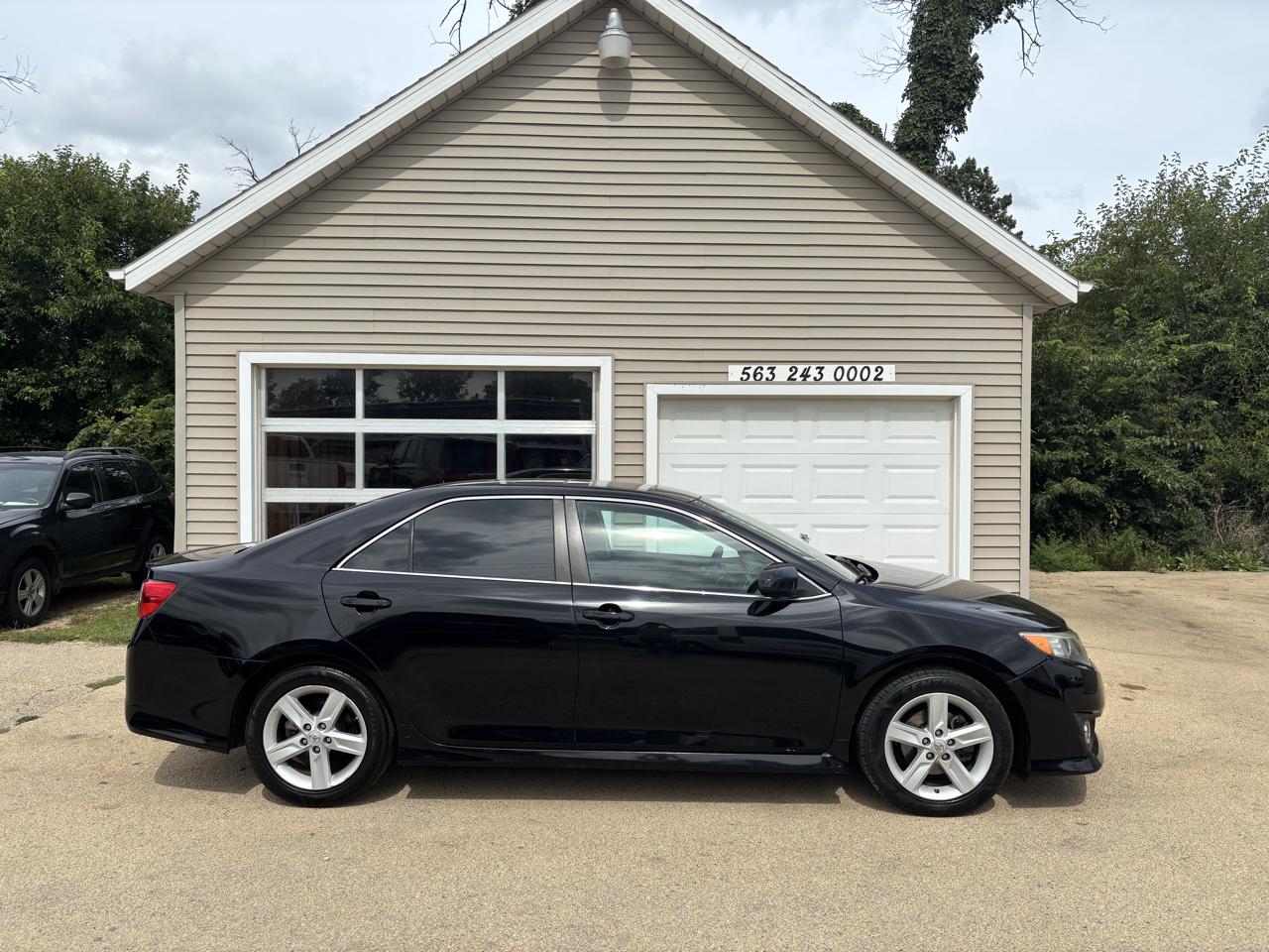 Toyota Camry SE 2012