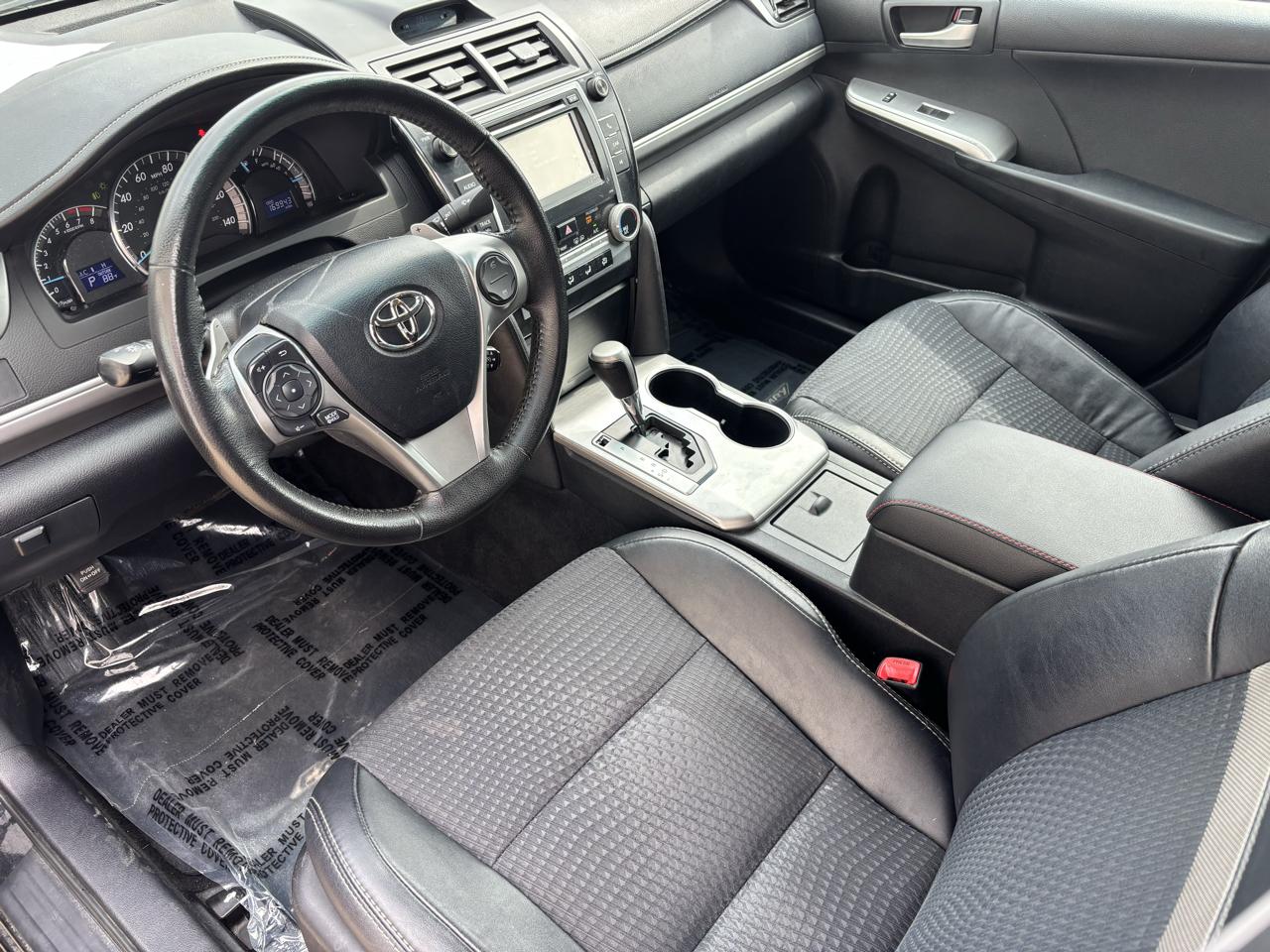 Toyota Camry SE 2012