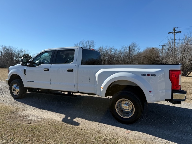 Ford F-350 SD XL Crew Cab Long Bed DRW 4WD 2017