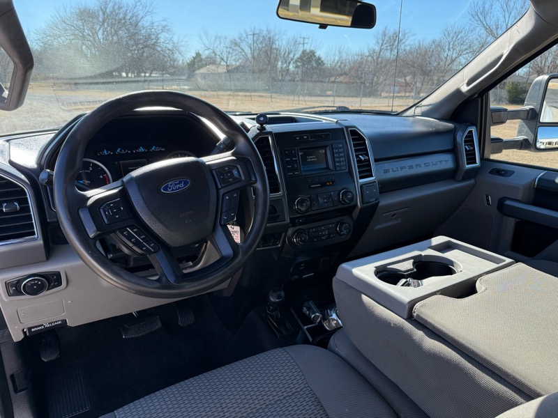 Ford F-350 SD XL Crew Cab Long Bed DRW 4WD 2017