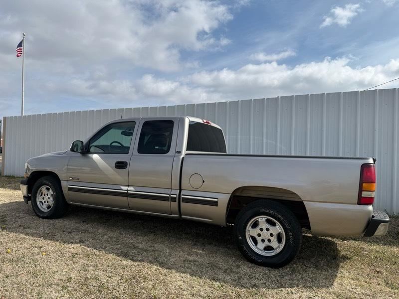 Chevrolet Silverado 1500 Ext. Cab Short Bed 2WD 2002