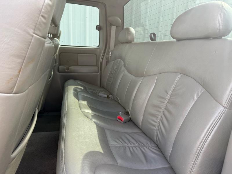 Chevrolet Silverado 1500 Ext. Cab Short Bed 2WD 2002