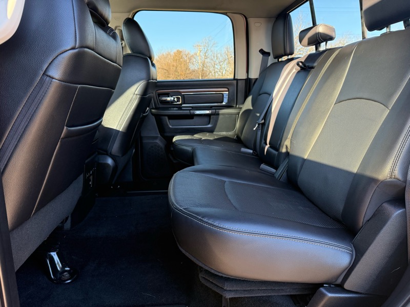 RAM 2500 Laramie Crew Cab SWB 4WD 2015