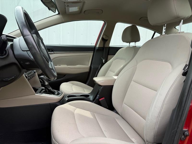 Hyundai Elantra Value Edition 6A 2017
