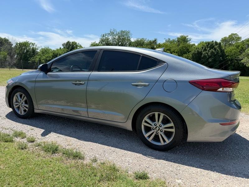 Hyundai Elantra Value Edition 6A 2017