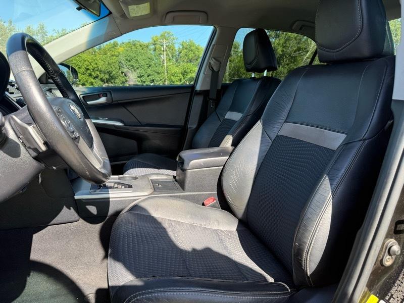 Toyota Camry SE 2012