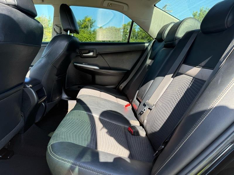 Toyota Camry SE 2012