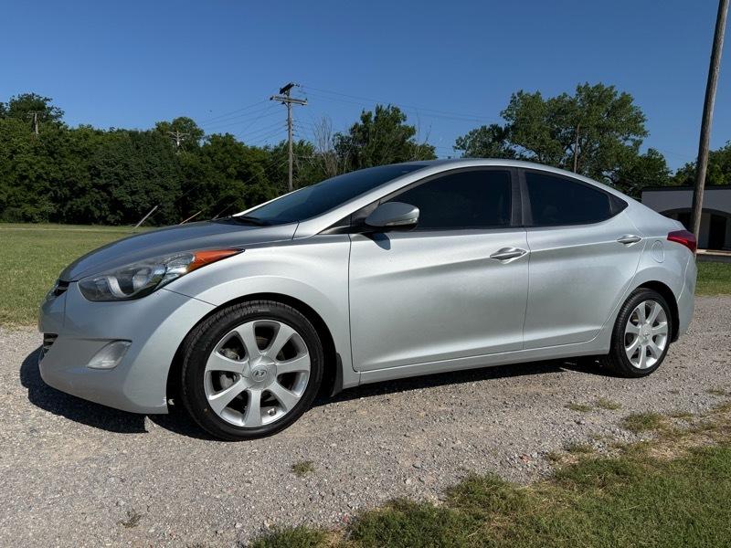 Hyundai Elantra GLS M/T 2013